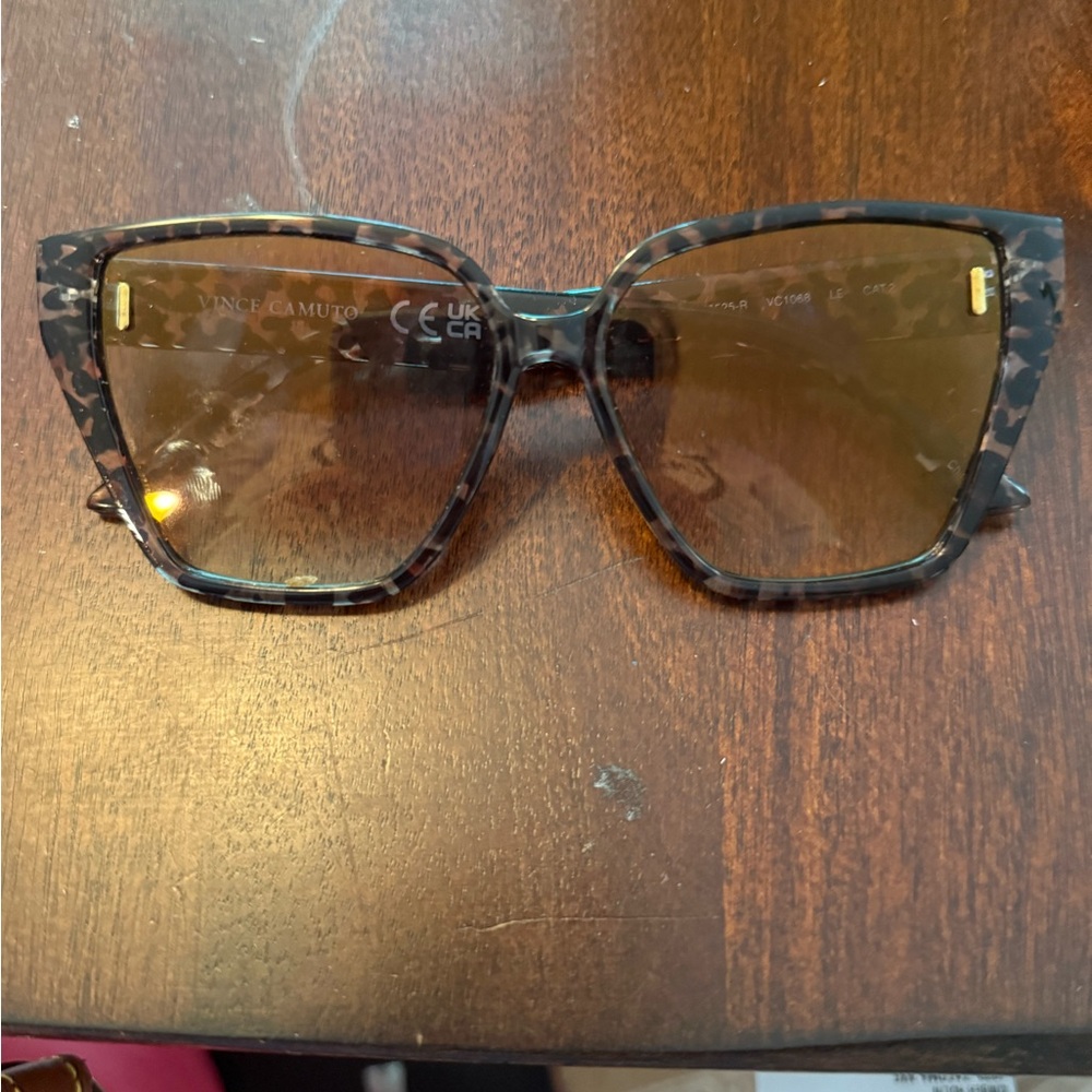 Vince Camuto oversized leopard print sunglasses